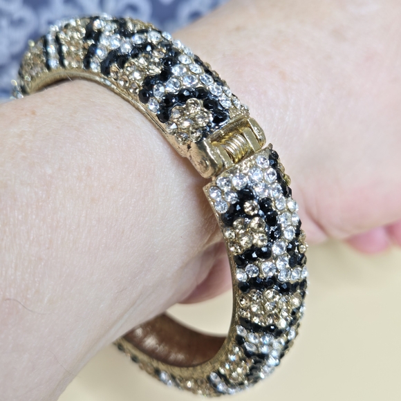 Vintage Leopard Rhinestone Hinged Bangle Bracelet - Picture 3 of 4